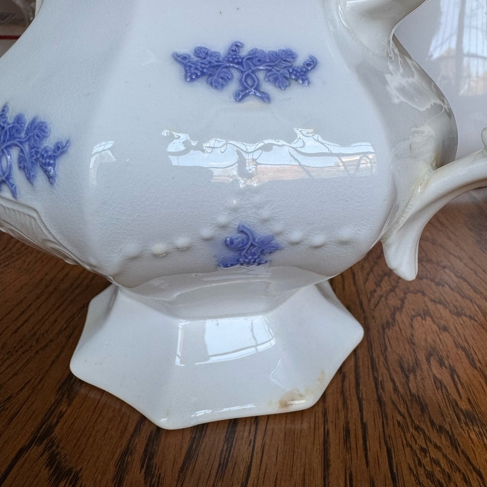 Elegant White and Blue Floral Teapot with lid & two teacups - Picture 10 of 16